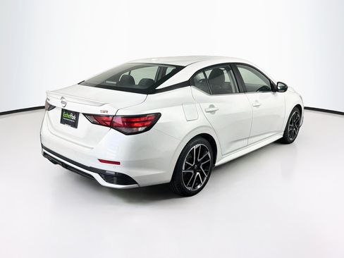 Used 2025 Nissan Sentra SR FWD image 9