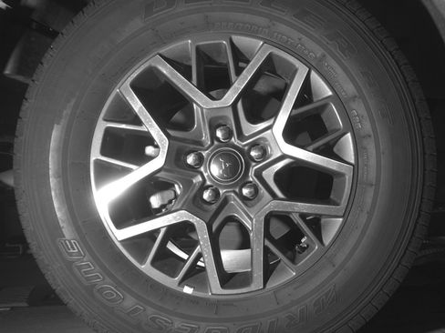 Used 2025 Jeep Wrangler Sahara image 15