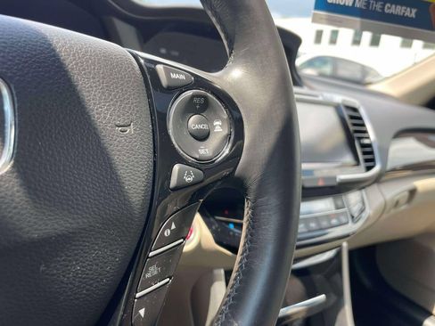 Used 2016 Honda Accord Touring image 23