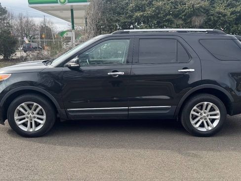 Used 2013 Ford Explorer XLT image 5