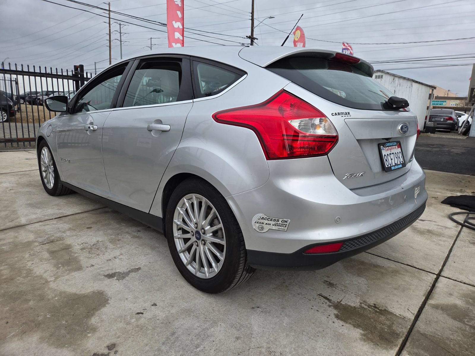 Used 2012 Ford Focus Electric Hatchback FWD image 2
