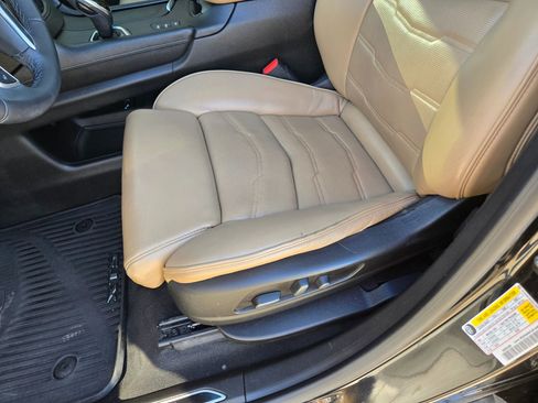 Used 2017 Cadillac XT5 Platinum image 38