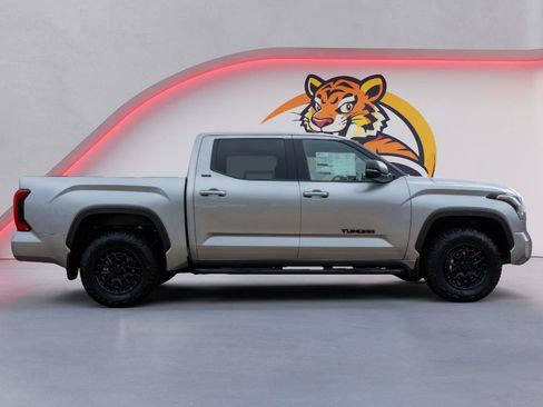 Used 2026 Toyota Tundra SR5 w/ SR5 Premium Package AWD/4WD image 4