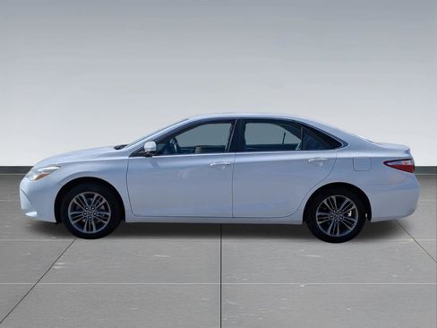 Used 2015 Toyota Camry LE FWD image 2