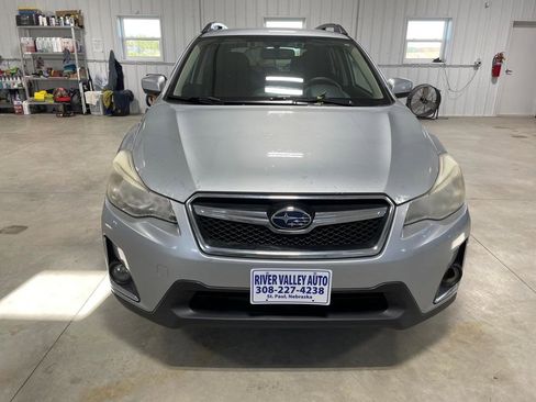 Used 2016 Subaru Crosstrek 2.0i Premium AWD/4WD image 2