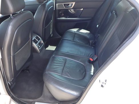 Used 2011 Jaguar XF RWD image 20
