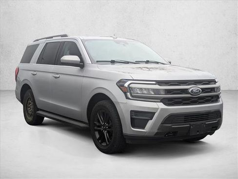 Used 2024 Ford Expedition XLT image 7