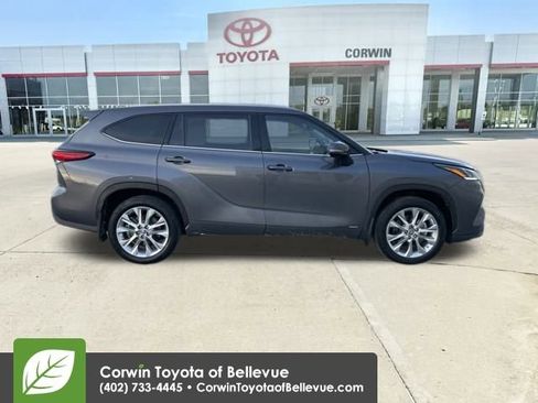 Used 2023 Toyota Highlander Limited image 6