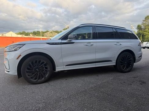 Used 2025 Lincoln Aviator Reserve w/ Equipment Group 201A AWD/4WD image 1