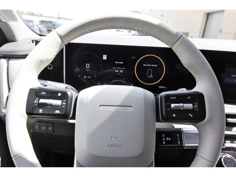 Used 2025 Hyundai Santa Fe Limited FWD image 15