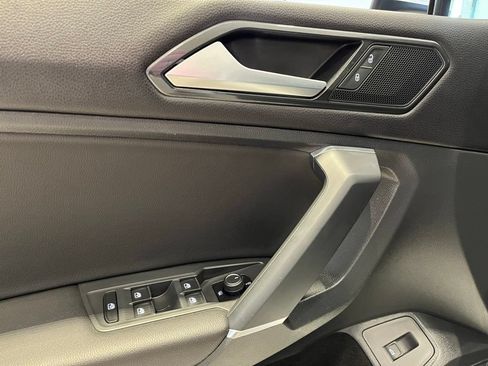 Used 2018 Volkswagen Tiguan SEL AWD/4WD image 20
