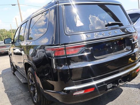 Used 2024 Jeep Wagoneer Series III AWD/4WD image 3