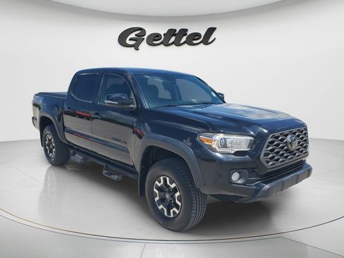 Used 2020 Toyota Tacoma TRD Off-Road w/ Technology Package AWD/4WD image 3