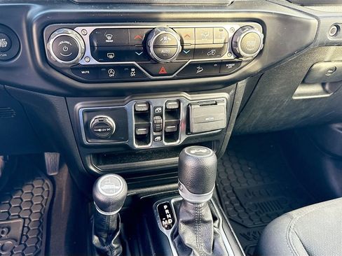 Used 2021 Jeep Wrangler Unlimited Sport image 14