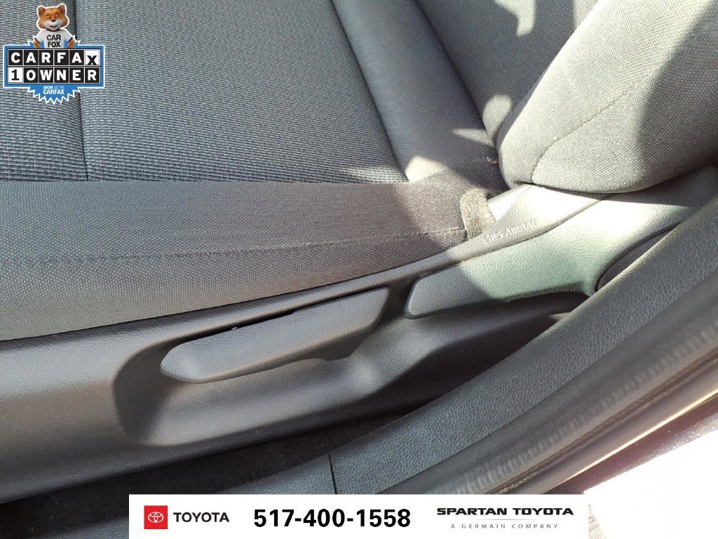 Used 2025 Toyota Prius LE FWD image 15