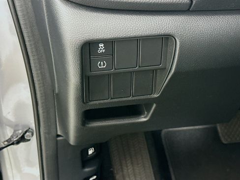 Used 2018 Honda CR-V LX image 16