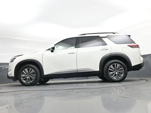 Used 2025 Nissan Pathfinder SV AWD/4WD image 48