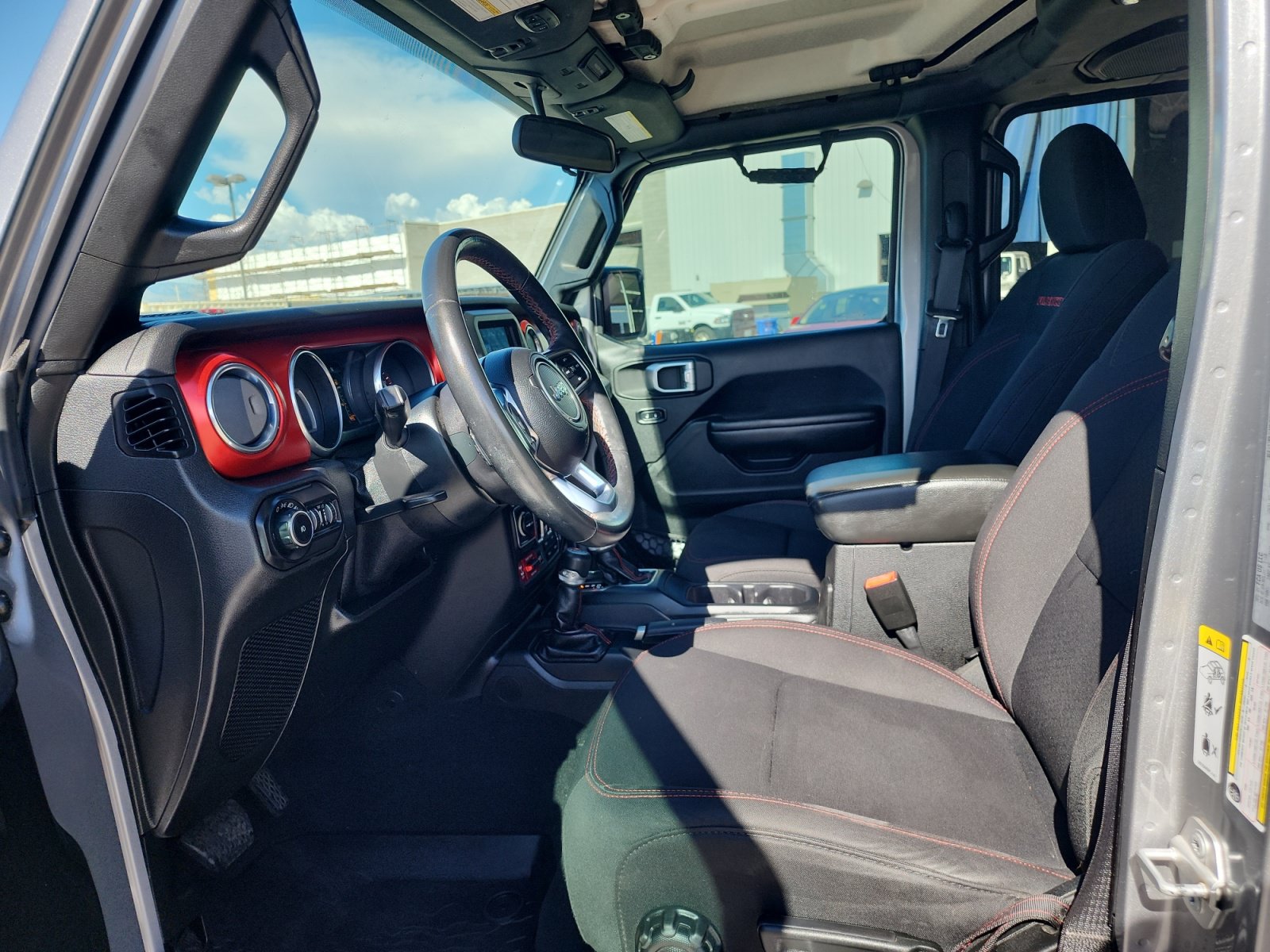 Used 2018 Jeep Wrangler Unlimited Rubicon AWD/4WD image 12