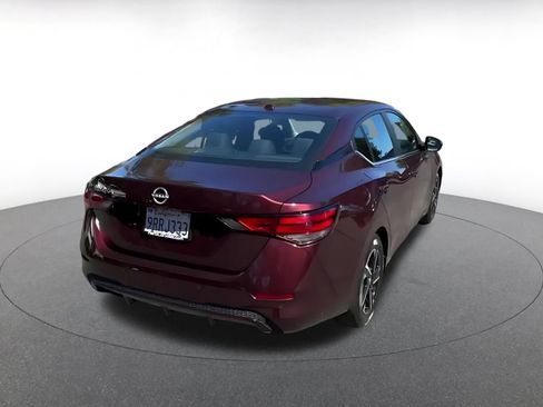 Used 2025 Nissan Sentra SV FWD image 15