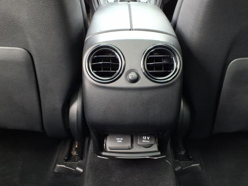 Used 2019 Mercedes-Benz GLC 350e 4MATIC image 23