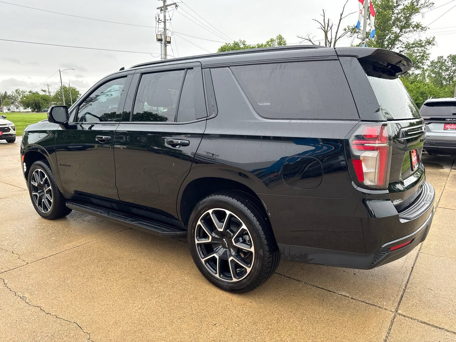 Used 2024 Chevrolet Tahoe RST w/ Luxury Package AWD/4WD image 5