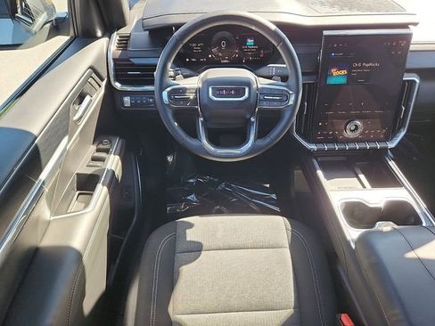 Used 2025 GMC Acadia Elevation image 11