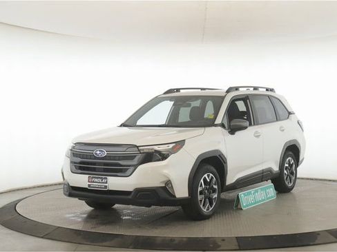 Used 2025 Subaru Forester Premium image 10