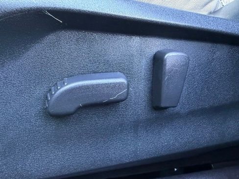 Used 2022 Subaru Ascent Premium w/ Convenience Package AWD/4WD image 20