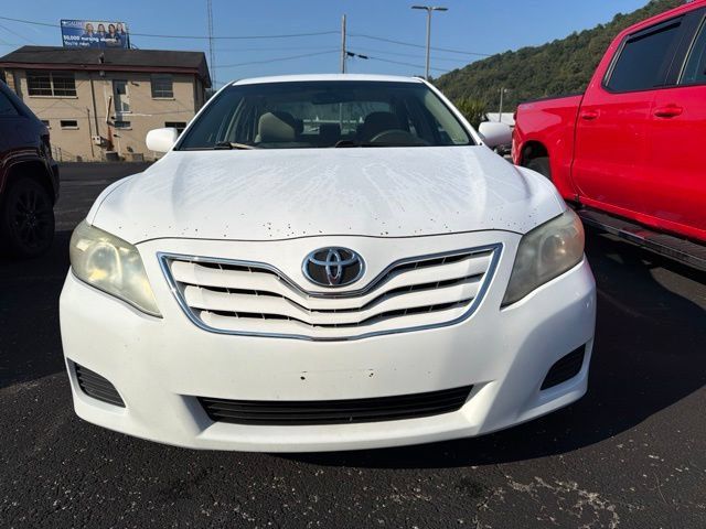 Used 2011 Toyota Camry LE FWD image 2