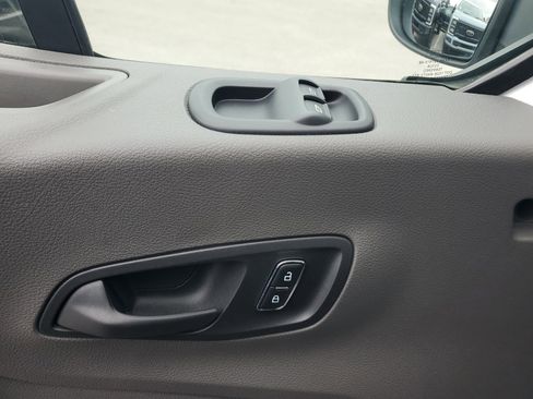 Used 2024 Ford Transit 250 Low Roof w/ Exterior Upgrade Package image 18