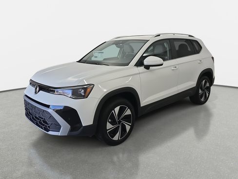 New 2026 Volkswagen Taos SE image 7