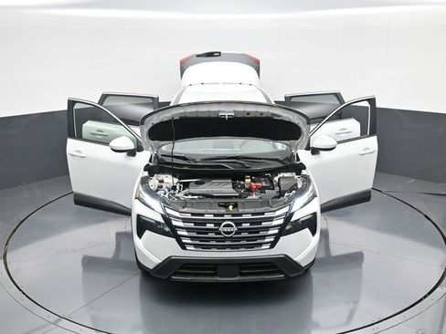 New 2025 Nissan Rogue SV image 33