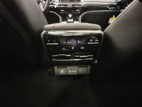 New 2026 Acura MDX SH-AWD image 32