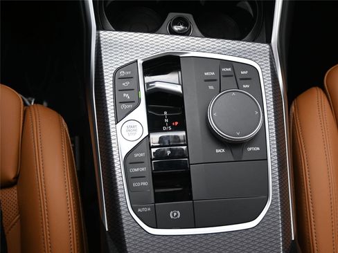 Used 2025 BMW 330i 330i w/ M Sport Package image 17