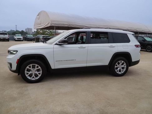 Used 2023 Jeep Grand Cherokee L Limited AWD/4WD image 2