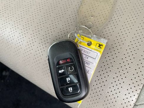 Used 2024 Honda Civic Touring image 20