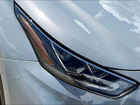 Used 2022 Toyota Highlander Bronze Edition AWD/4WD image 33