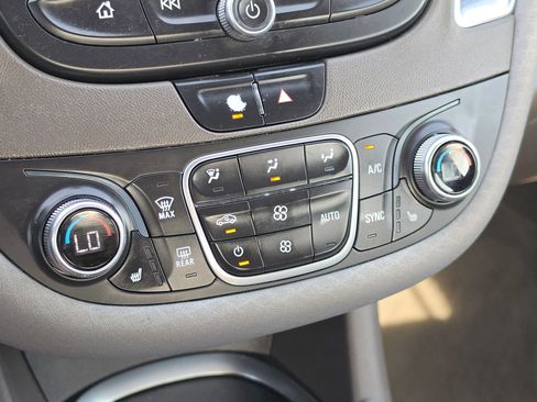 Used 2020 Chevrolet Malibu LT image 23