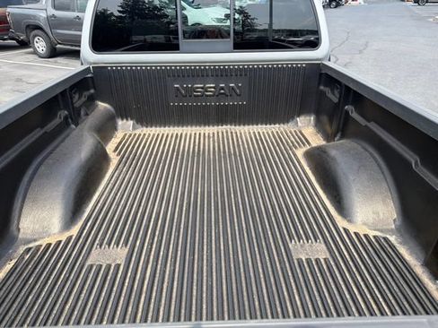 Used 2007 Nissan Frontier SE w/ Power Pkg AWD/4WD image 9