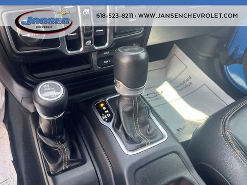 Used 2022 Jeep Wrangler Unlimited Sahara AWD/4WD image 15