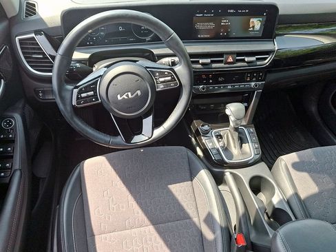 Used 2024 Kia Seltos S AWD/4WD image 12