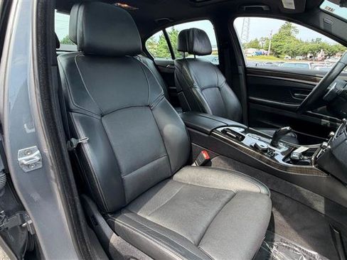 Used 2015 BMW 550i xDrive w/ M-Sport Package AWD/4WD image 19