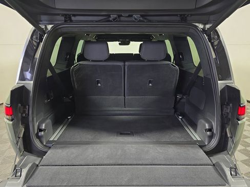 Used 2022 Rivian R1S Launch Edition image 15