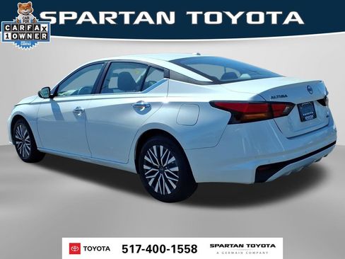 Used 2024 Nissan Altima 2.5 SV AWD/4WD image 10