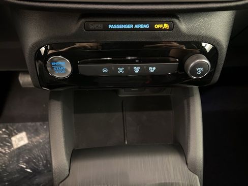 New 2025 Ford Escape SE image 14