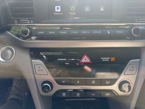 Used 2018 Hyundai Elantra Limited image 13