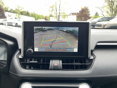 Used 2023 Toyota RAV4 LE AWD/4WD image 18