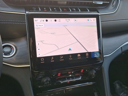 New 2025 Jeep Grand Cherokee Limited image 16