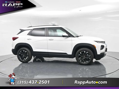 Used 2023 Chevrolet TrailBlazer LT AWD/4WD image 2