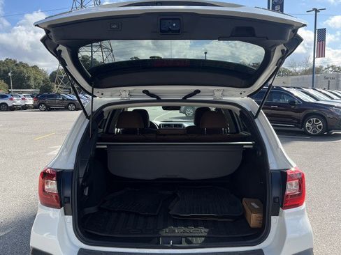 Used 2019 Subaru Outback 3.6R Touring w/ Popular Package #3A image 10